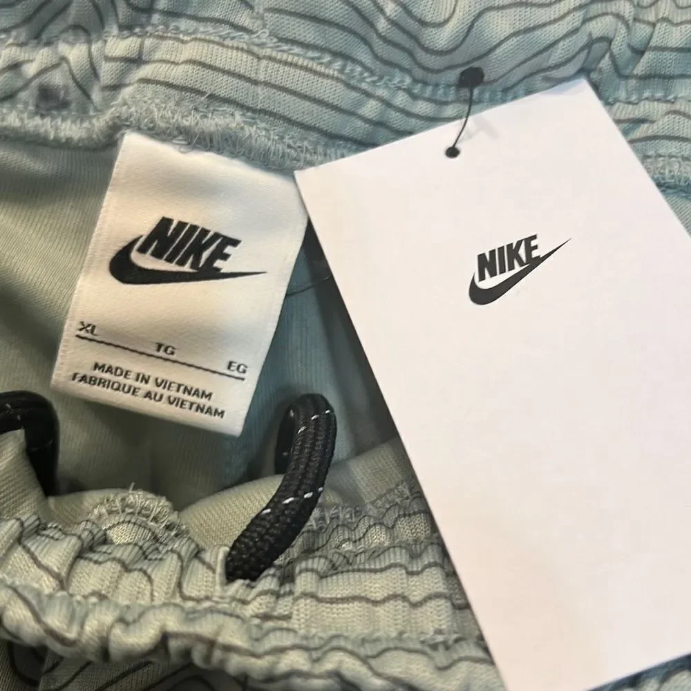 Nike Air Max All Over Print Shorts DO7243-013‎ Men's Size XL- NWT